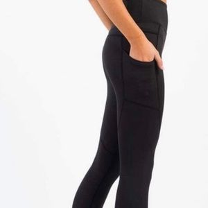 Zyia Pocket Light n Tight Legging